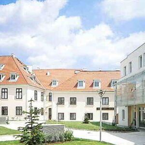 Wohn- und Geschäftshaus